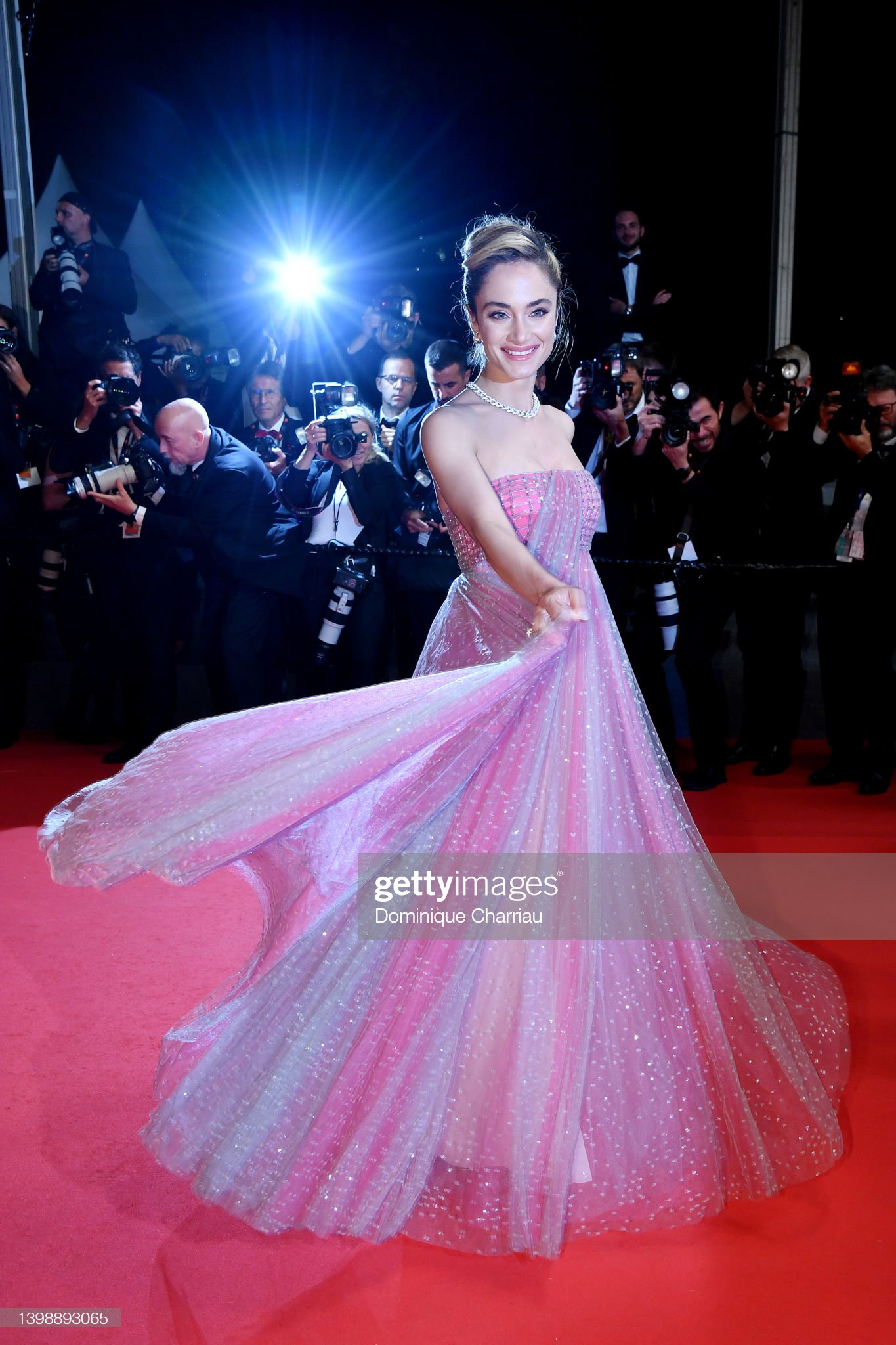 cannes-2022-crimes-of-the-future-david-cronenberg-denise-capezza-foto-cast-01